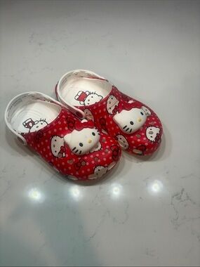 CROCS Kids' Red Hello Kitty Clog Sandals